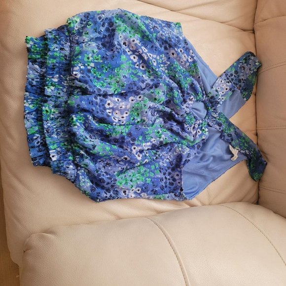 Blue loop hole top - Picture 3 of 4